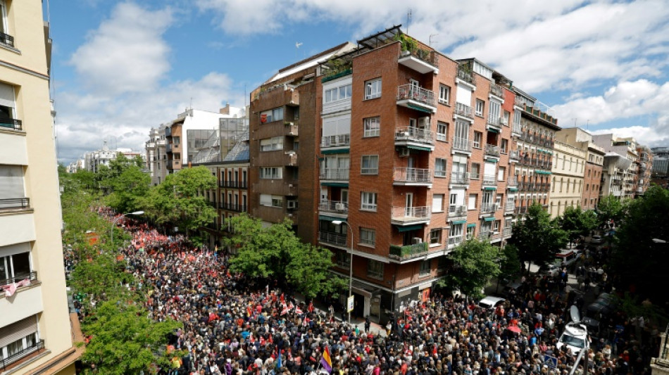 Espagne: mobilisation socialiste pour demander &agrave; Sanchez de ne pas d&eacute;missionner