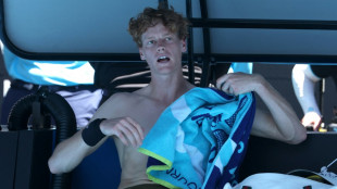 Hitze-Drama: Sinner trotzt Kr&auml;mpfen und bei&szlig;t sich durch