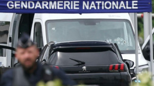 Attaque mortelle d'un fourgon p&eacute;nitentiaire: minute de silence observ&eacute;e, les malfaiteurs en fuite