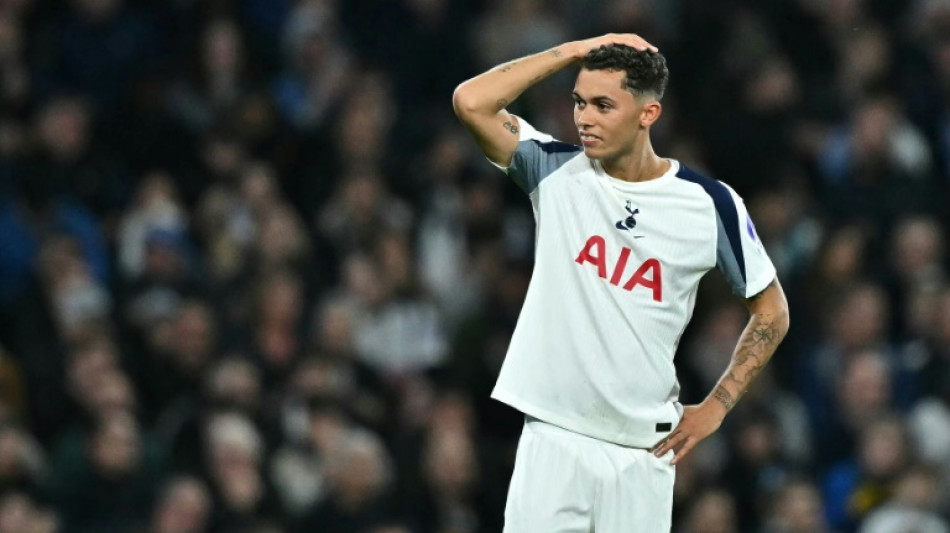 Atacante Brennan Johnson deixa Tottenham e assina com Crystal Palace