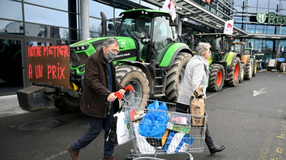 &Agrave; Rennes, &eacute;leveurs et producteurs r&eacute;clament "une revalorisation des prix"