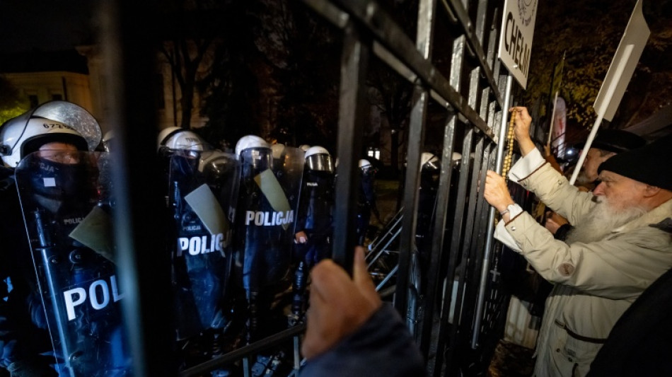 Polish riot police deployed as deposed court chief sets off crisis