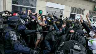 1er mai: premi&egrave;res tensions en t&ecirc;te du cort&egrave;ge parisien