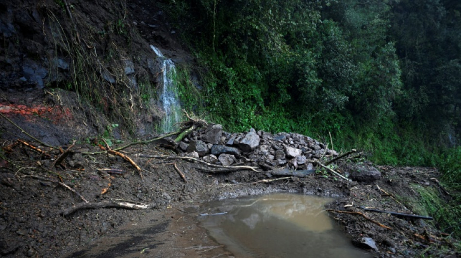Aumenta muerte y destrucción por intensas lluvias en México