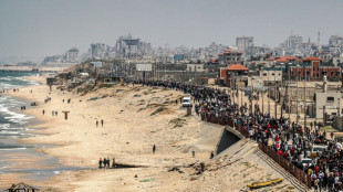 A Gaza, des milliers de d&eacute;plac&eacute;s longent la mer en esp&eacute;rant rentrer chez eux