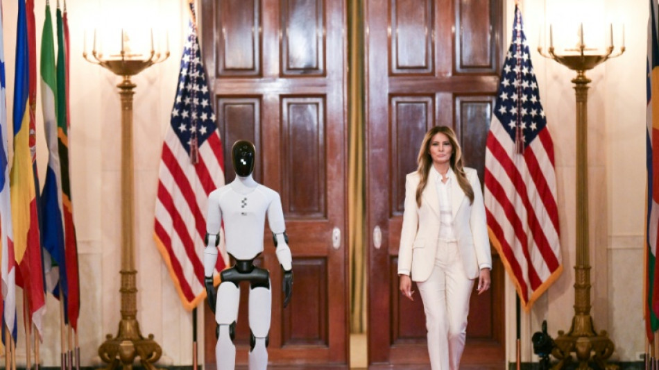 First Robot: Melania Trump brings droid to White House event