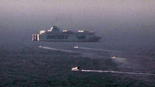 Incendio sul traghetto per Napoli, sarà trainato in porto