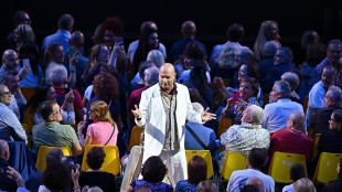 Clementino ai 'rapper da classifiche', "esponetevi su Gaza"