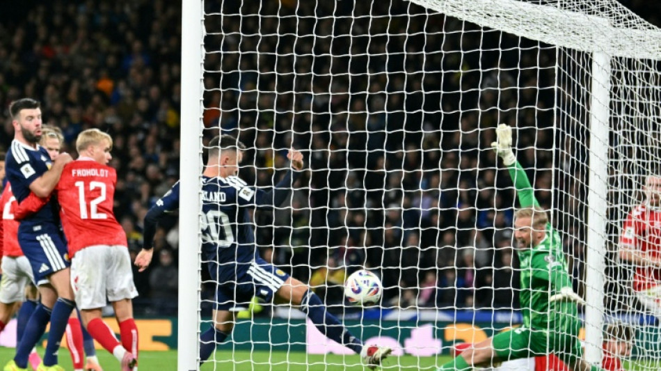 Escócia vence Dinamarca (4-2) em jogo emocionante e garante vaga na Copa de 2026