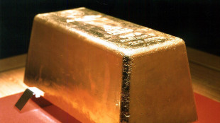L'oro &egrave; in calo dopo record, prezzo spot a 2.860 dollari