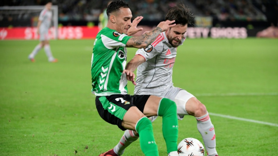 Tagliafico se lesiona e vai desfalcar Lyon por um m&ecirc;s