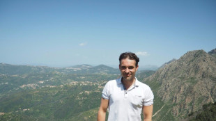 Condamnation de Christophe Gleizes en Alg&eacute;rie: sa famille esp&egrave;re une gr&acirc;ce, Macron promet d&rsquo;agir
