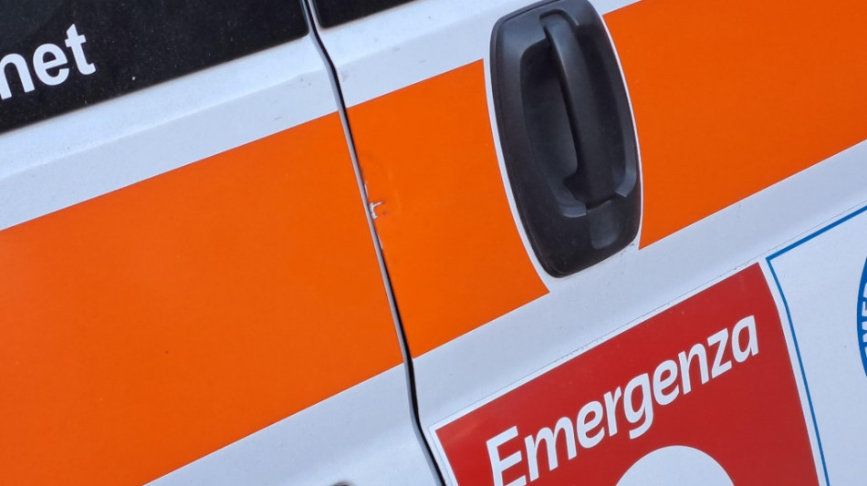 Per il maltempo crolla un albero su un'auto, morto militare 46enne