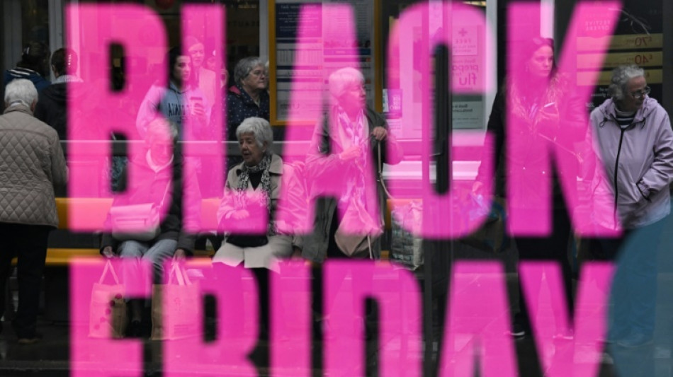 Bitkom: Schn&auml;ppchenj&auml;ger in Deutschland planen sieben Stunden f&uuml;r Black Friday ein