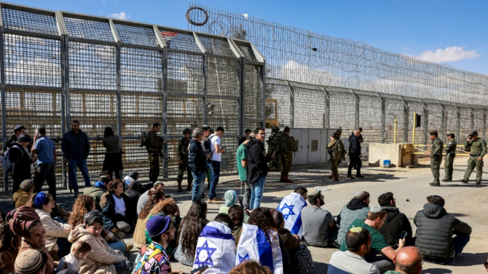 Israel inunda t&uacute;neis do Hamas em Gaza e imp&otilde;e limites a poss&iacute;vel cessar-fogo