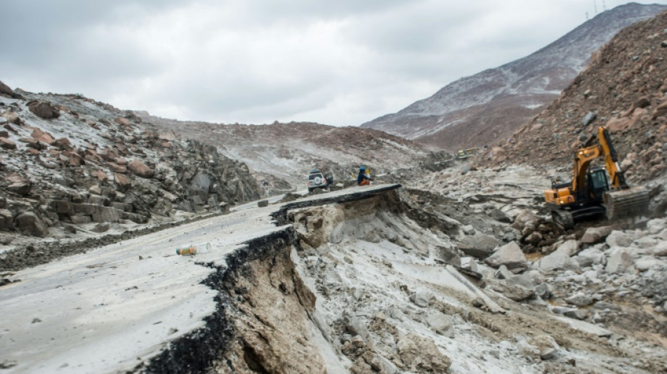 Deslaves en Per&uacute; dejan al menos 15 muertos y temores de m&aacute;s sepultados