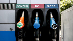Prezzo petrolio ancora in calo, Wti scambiato a 85,78 dollari