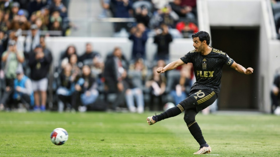 Spot-on Vela sends Los Angeles to top in MLS