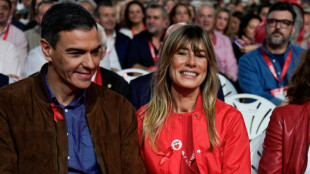 La justicia espa&ntilde;ola anula la decisi&oacute;n de juzgar a la esposa de Pedro S&aacute;nchez, pero la investigaci&oacute;n contin&uacute;a