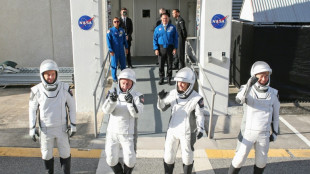La cápsula Crew Dragon se acopla a la Estación Espacial Internacional