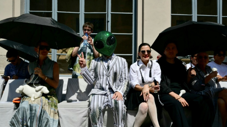 Contre la chaleur milanaise, des jupes chez Thom Browne et du lin chez Armani