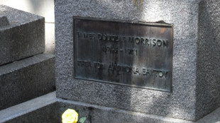 Parigi, dopo 37 anni ritrovato il busto di Jim Morrison