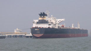 Prima petroliera non iraniana attraversa Hormuz dal cessate il fuoco