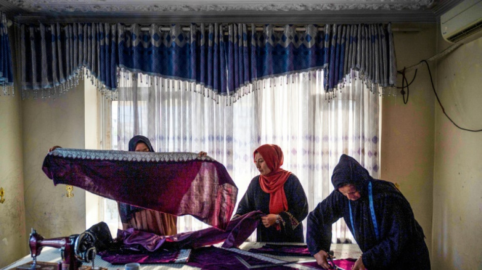 Mulheres afegãs fundam negócios sob domínio do Talibã