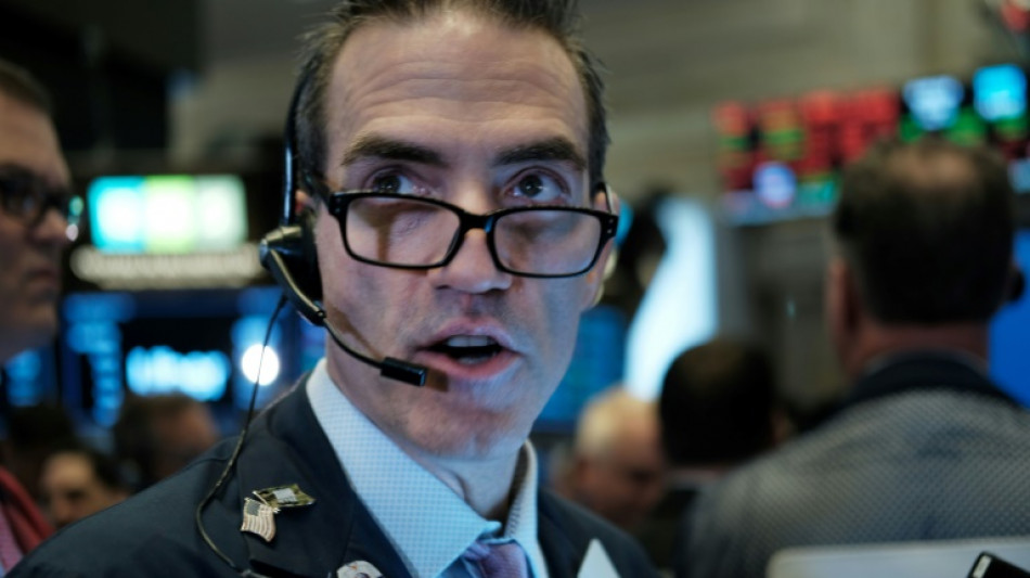 Wall Street termine en hausse; r&eacute;sultats et inflation s&eacute;duisent