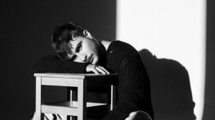 Azione di 'guerriglia marketing' a Napoli del cantante Santachiara