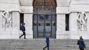 Borsa: il Pil non basta all'Europa, Milano -1,1%, gi&ugrave; i Btp
