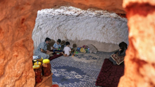 Sur la ligne de front en Syrie, une famille a creus&eacute; son propre abri