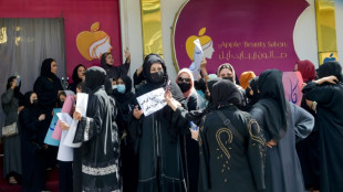 Afghanistan: manifestation de femmes &agrave; Kaboul contre la fermeture des salons de beaut&eacute;