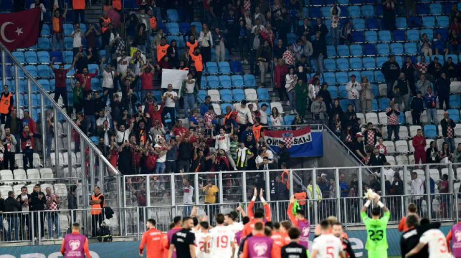 Torcedores croatas s&atilde;o condenados &agrave; pris&atilde;o por c&acirc;nticos nazistas