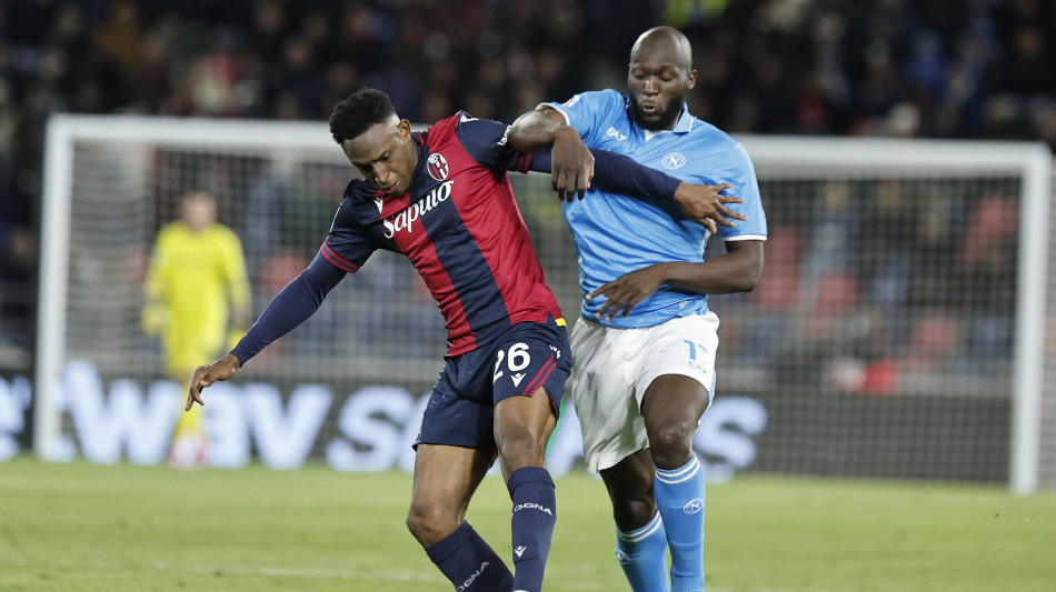 Napoli frenato a Bologna, con i rossoblù finisce 1-1