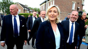 Aux l&eacute;gislatives, Le Pen entend conforter sa place de premi&egrave;re opposante