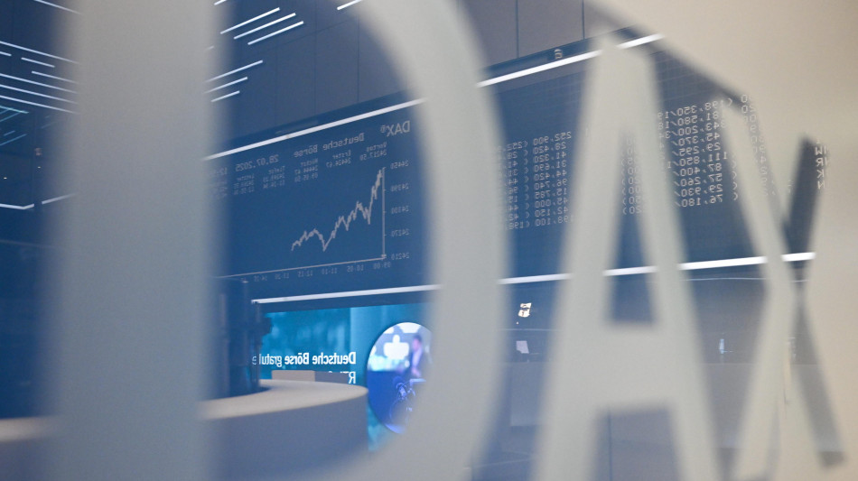 Borsa: l'Europa riduce il rialzo con Wall Street in calo