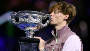 Sinner vence Medvedev de virada em 5 sets e conquista na Austr&aacute;lia seu 1&ordm; Grand Slam