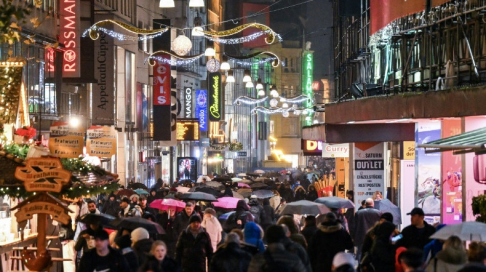 Einzelhandel etwas positiver gestimmt - Aber wenig Impulse vor Weihnachtsgesch&auml;ft