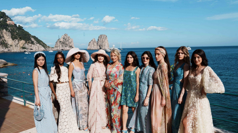 Luisa Beccaria sfila a Capri per la soap opera Beautiful