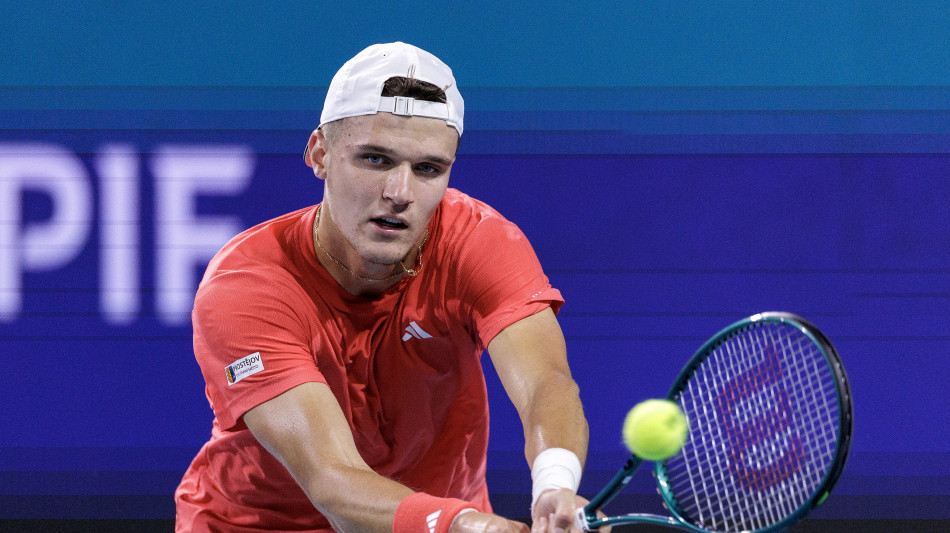 Tennis: Mensik batte Djokovic e conquista il 1000 di Miami