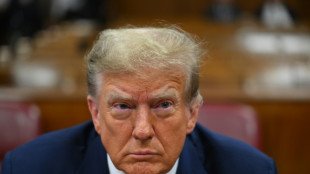Trump d&eacute;nonce une "attaque contre l'Am&eacute;rique" au premier jour de son proc&egrave;s historique