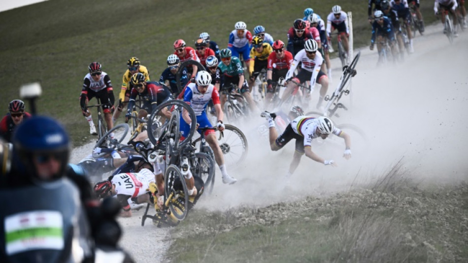 Cyclisme: Alaphilippe de nouveau &agrave; terre &agrave; un mois du Mondial