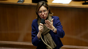 Governo franc&ecirc;s tenta aprovar or&ccedil;amento para 2026 sem o voto do Parlamento