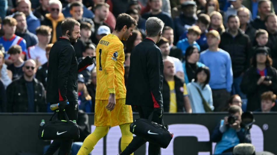 Alisson se lesiona e vai desfalcar Brasil nas Eliminat&oacute;rias; Weverton &eacute; convocado