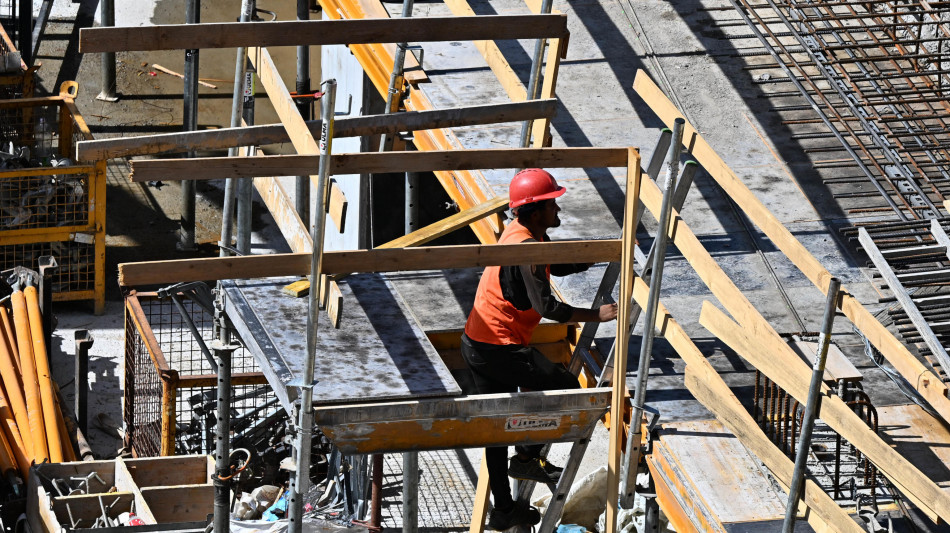 Istat, ancora in calo clima fiducia imprese e consumatori