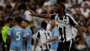 Everton contrata atacante portugu&ecirc;s Beto por 30 milh&otilde;es de libras