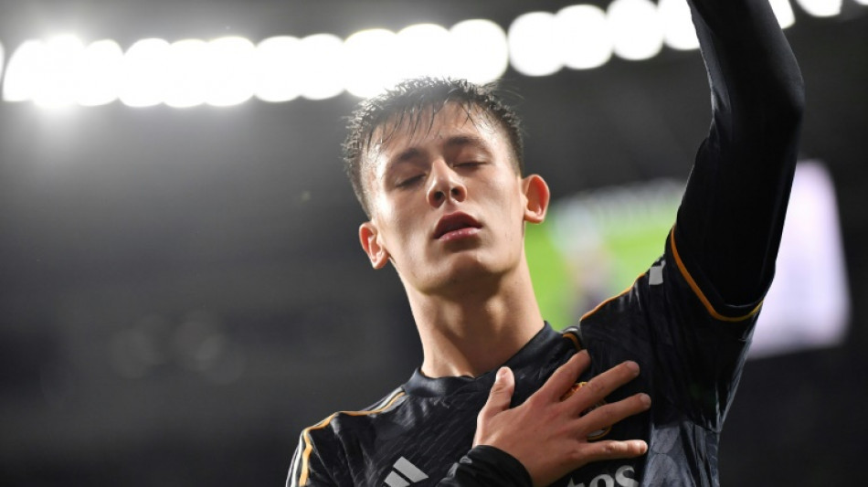 Real Madrid vence Real Sociedad e se aproxima do t&iacute;tulo espanhol