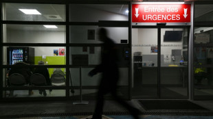 Vend&eacute;e: pass&eacute; &agrave; tabac &agrave; l'h&ocirc;pital, un brancardier en soins intensifs