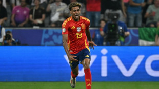 Lamine Yamal se torna o jogador mais jovem a marcar na hist&oacute;ria da Euro